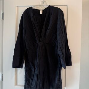 H&M Black Crinkle Long-Sleeve V-Neck Dress